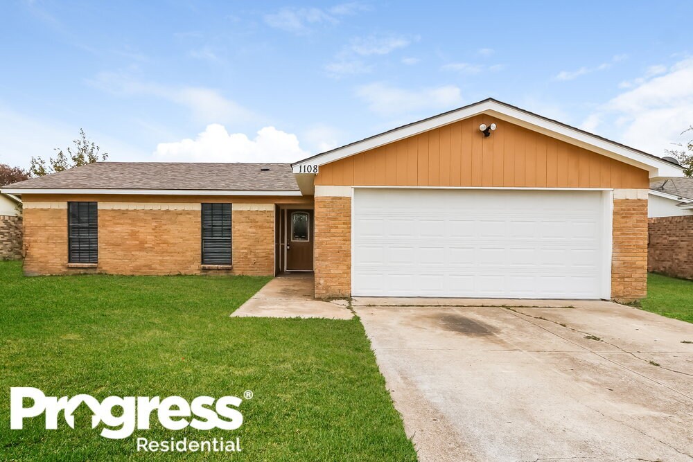 Primary Photo - 1108 N Knowles Dr