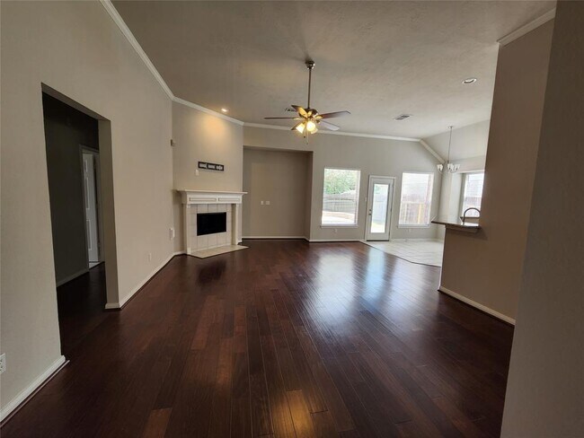 Building Photo - 4942 S Nelson Dr