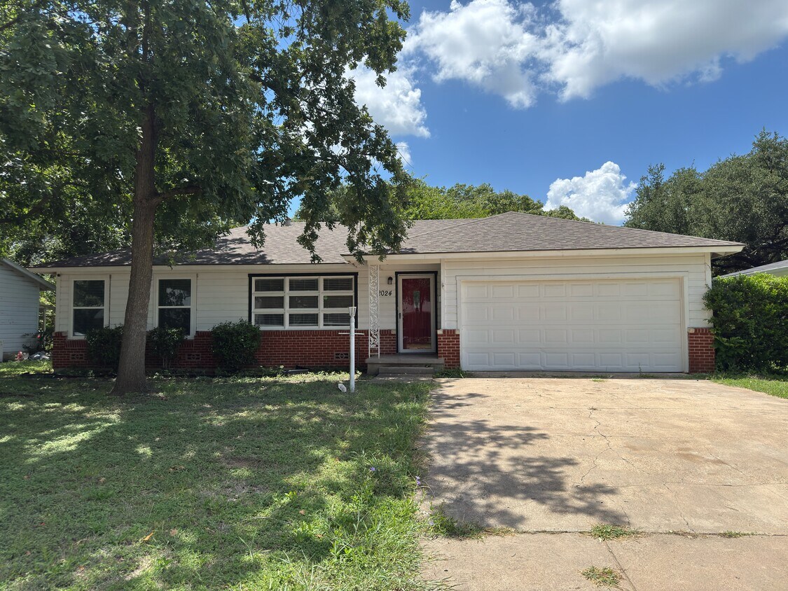 Foto principal - 2024 Meadow Rd