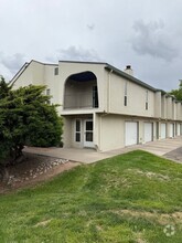 Building Photo - 7450 Prairie Rd NE