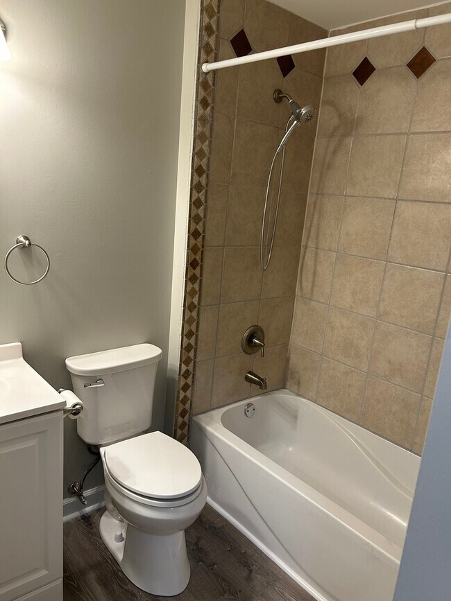 Building Photo - 1017 Britta Ln