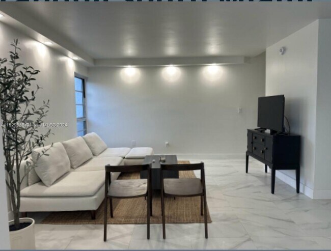 Foto del edificio - 5838 SW 74th Terrace