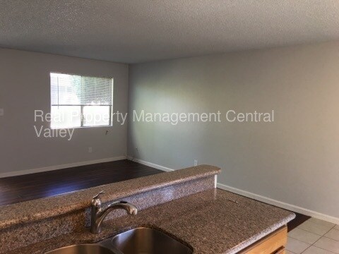 Foto del edificio - 232 Floyd Ave
