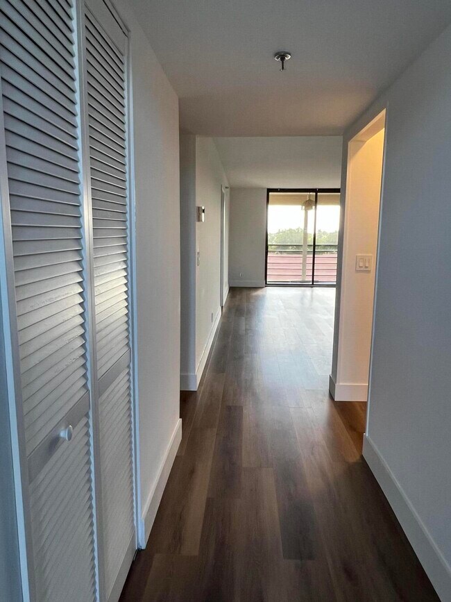 Foto del edificio - 7770 Tahiti Ln