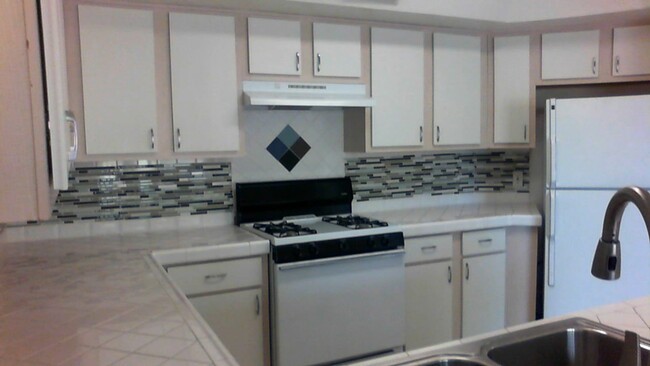 Foto del edificio - Non age restricted townhome available    V...