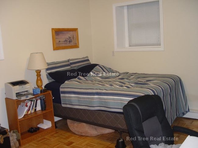 Building Photo - 12 Sutherland Rd