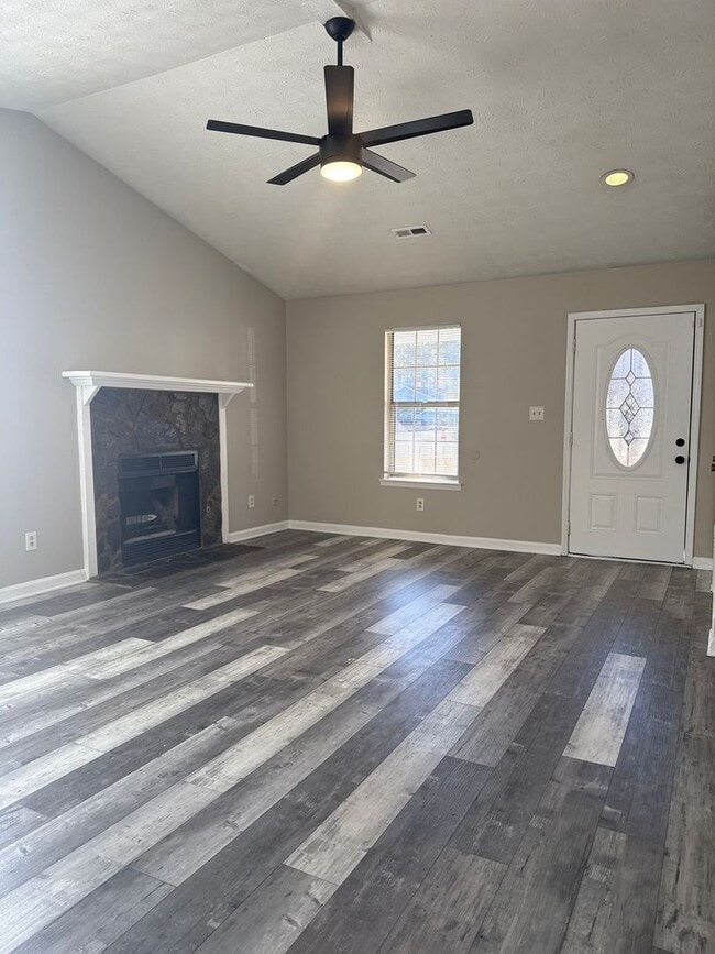 Building Photo - 105 Fruitwood Trce