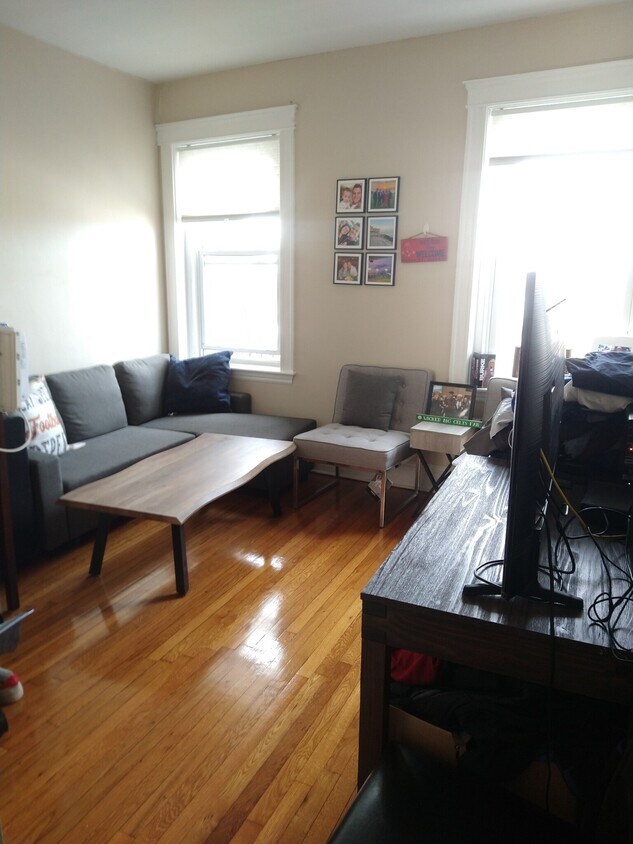 Foto principal - 157A Massachusetts Ave