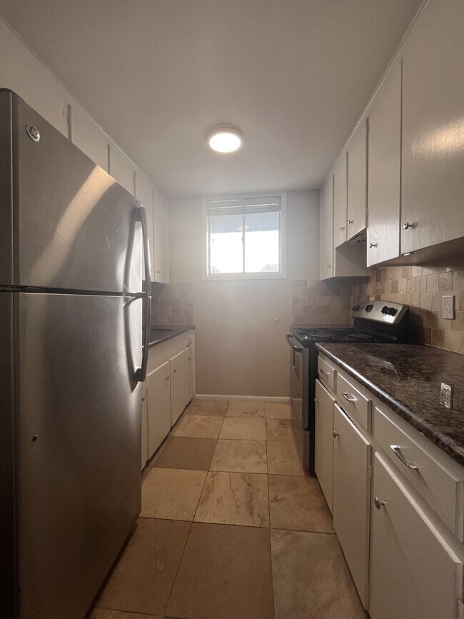 Building Photo - 5123 Del Monte Dr