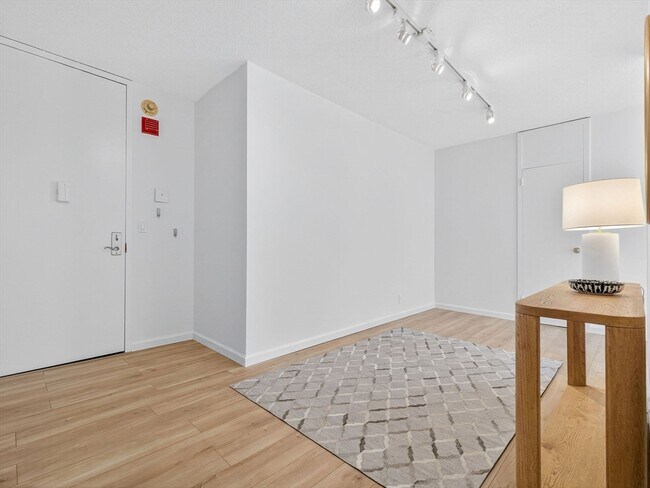 Foto del edificio - 65 E India Row