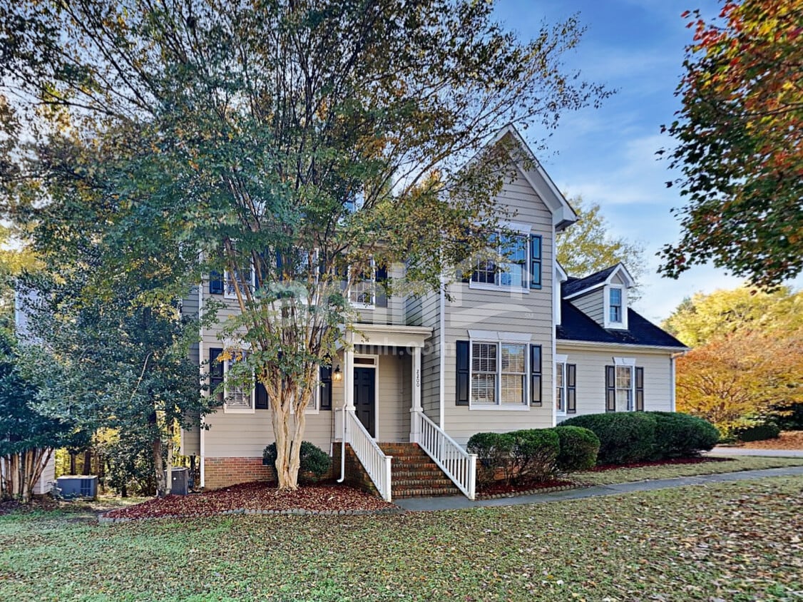 Primary Photo - 2200 Bay Creek Ct