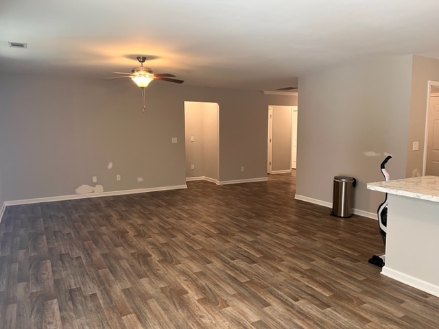 Foto del edificio - 123 CHARLESTON Ln