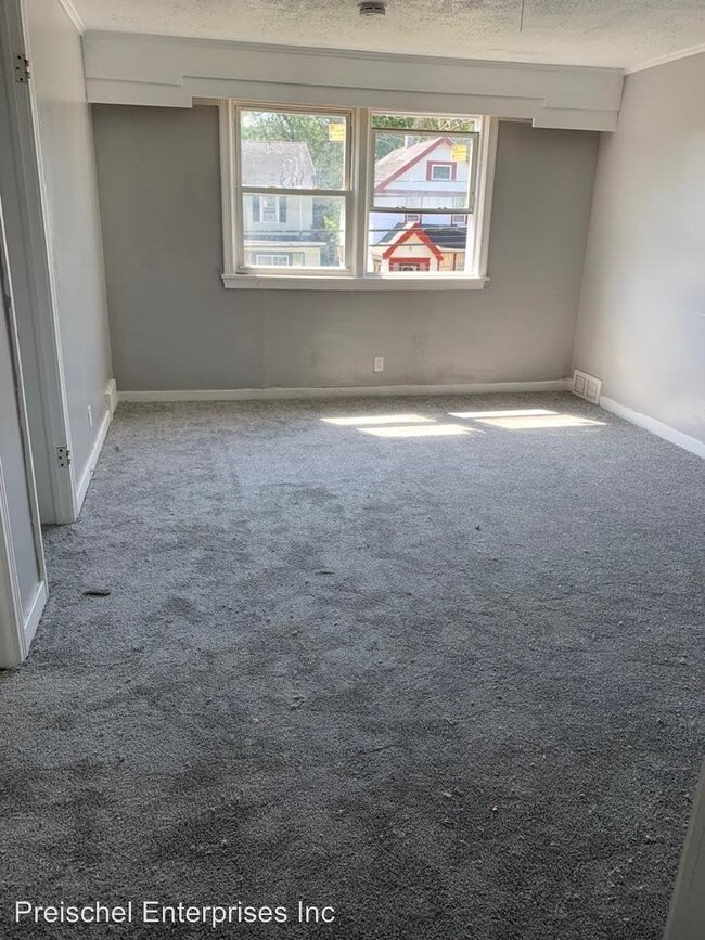 Building Photo - 4 br, 2 bath House - 172 Easton Ave