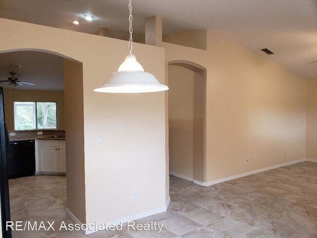 Building Photo - 3 br, 2 bath House - 8236 96th Avenue