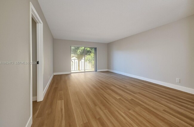 Foto del edificio - 333 NW 17th Ct