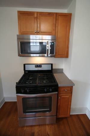 Gas Stove - 44 S Fremont Ave
