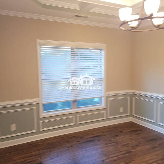 Building Photo - Lovely 4 bedroom home with an office!