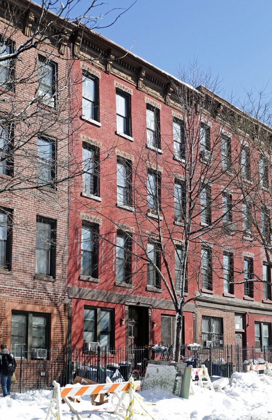 Building Photo - 685 Union St