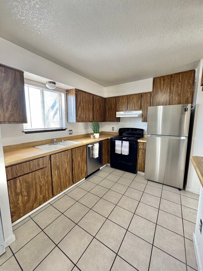 Building Photo - 3274 Bullwinkle Dr