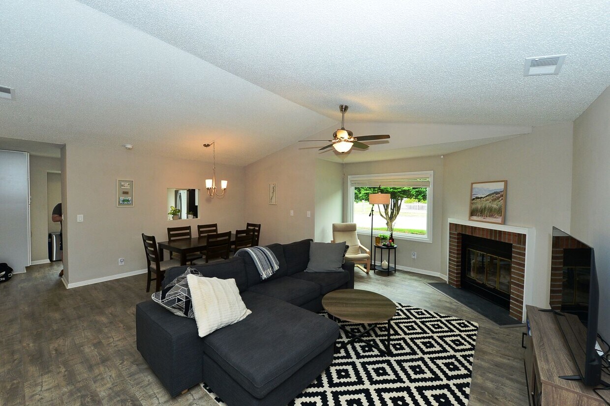 Foto principal - Sought After Location!