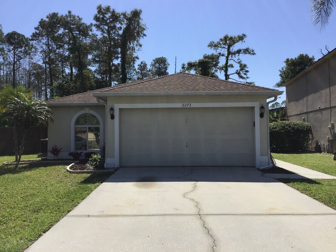 2273 Heathwood Circle House for Rent in Orlando, FL