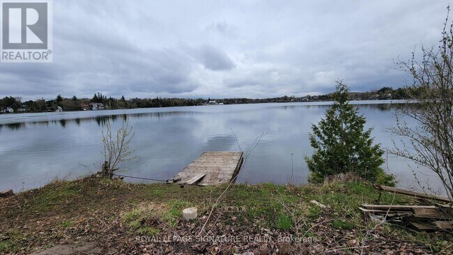 Photo du bâtiment - 5749 Lakeshore Rd