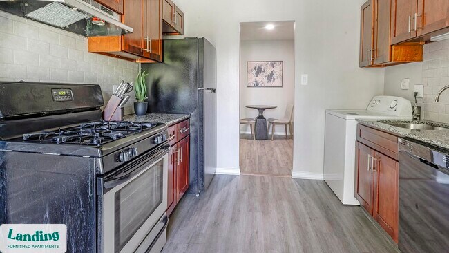 Foto del edificio - 6220 Springhill Dr