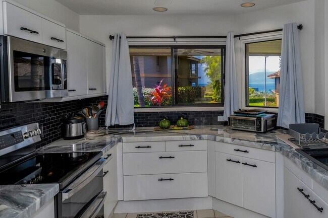 Foto del edificio - Furnished Masters, 2 Bed, 2 Bath Condo wit...