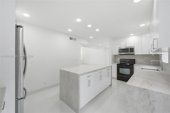Foto del edificio - 22384 Thousand Pines Ln