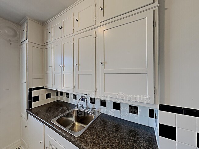 Foto del edificio - 2307 N Walker Ave