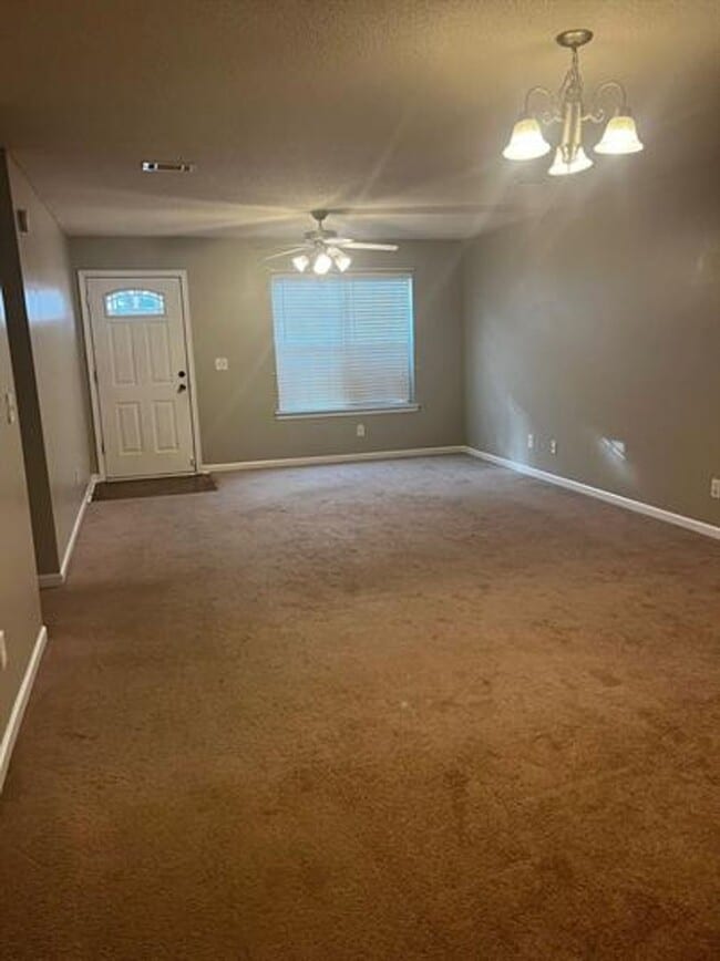Building Photo - Townhome Living Made Easy: Your 2-Bed, 2-B...