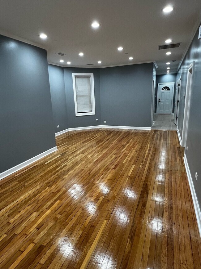 Foto del edificio - 3119 N Ridgeway Ave