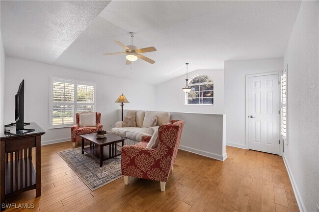 Foto del edificio - 7050 Barrington Cir