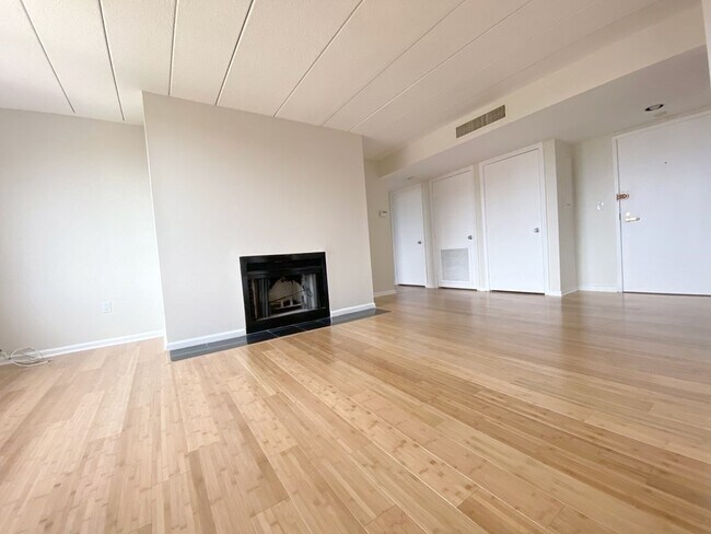 Foto del edificio - 85 Brainerd Rd