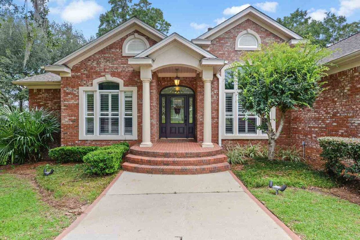 Primary Photo - 414 Summerbrooke Dr