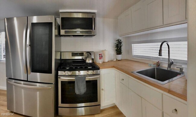 Foto del edificio - 527 McLaughlin Ave