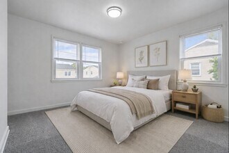 Building Photo - 2 Midland Heights Cir