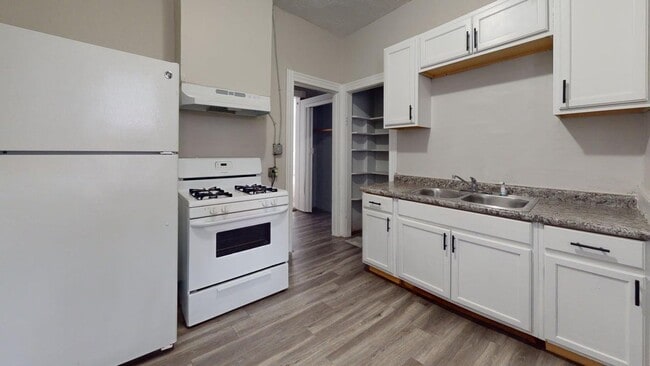 Building Photo - 3130 W 30th St