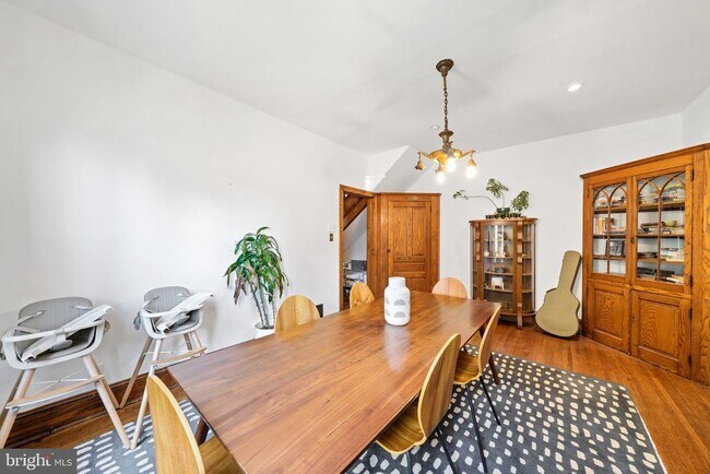 Foto del edificio - 322 W Barnard St