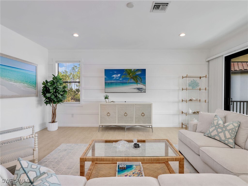 Foto principal - 15177 Butler Lake Dr