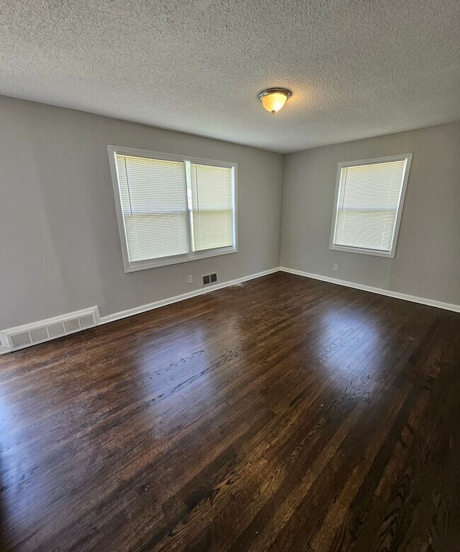 Foto del edificio - Charming Kansas City Home with Hardwood Fl...