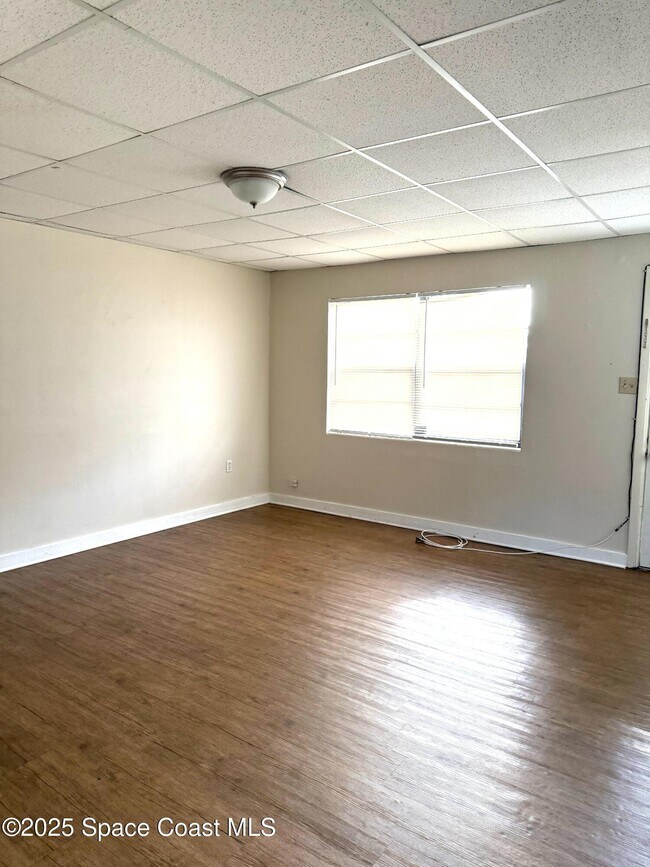 Foto del edificio - 120 Laurel Oak St