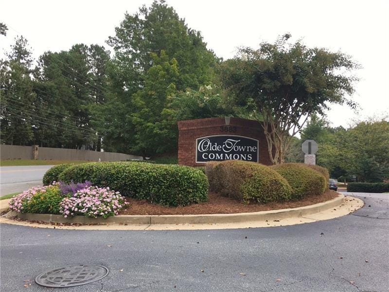 Primary Photo - 3883 Rogers Bridge Rd