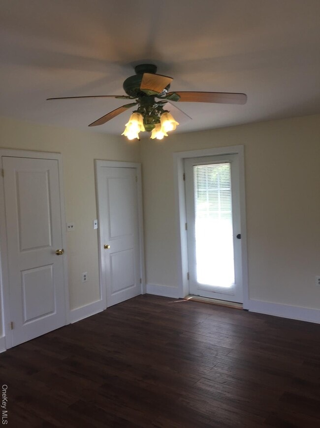 Building Photo - 8064 Albany Post Rd