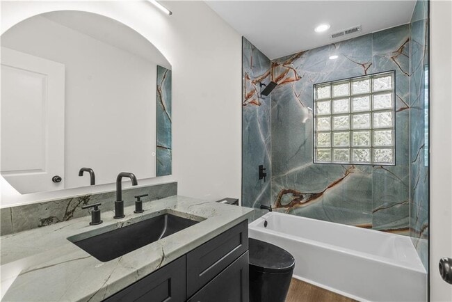 Foto del edificio - 1658 Altadena Pl SW