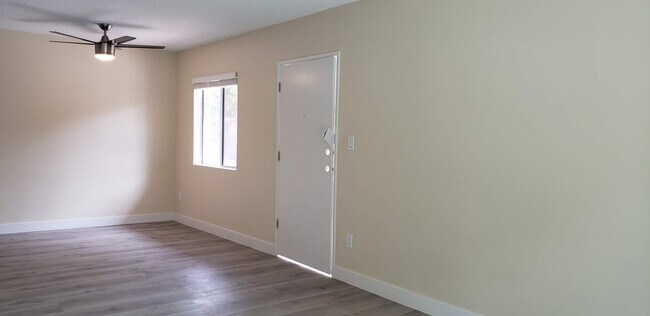 Building Photo - 815 N Benton Way