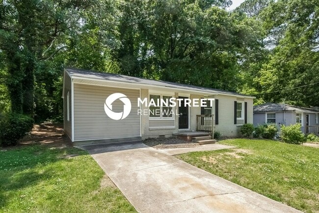 Photo - 4 Bedroom Pet-Friendly Home in Atlanta, GA with Main Street Renewal