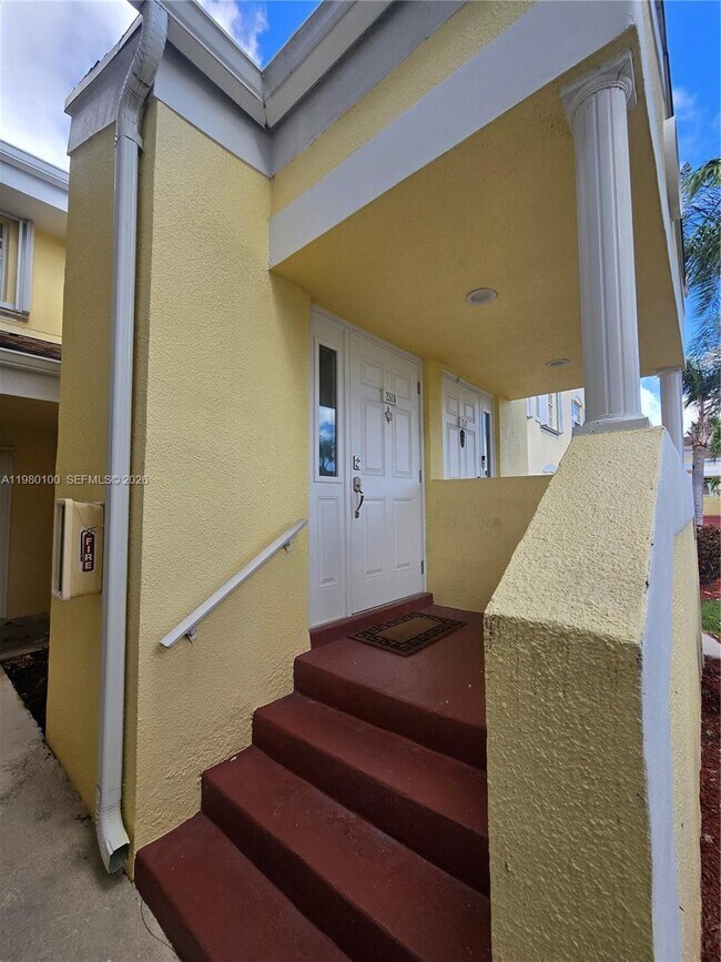 Building Photo - 2510 SE 19th Pl