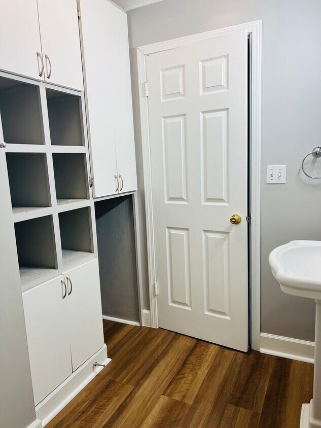 Foto principal - SPACIOUS 3 BR HOME HUGE BACKYARD