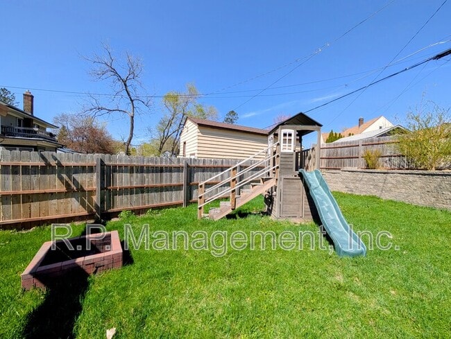 Building Photo - 636 Gotzian St